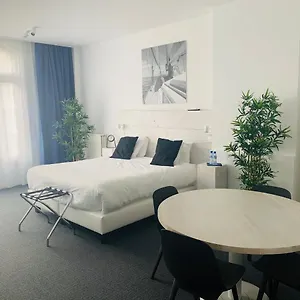 Avenue Hotel